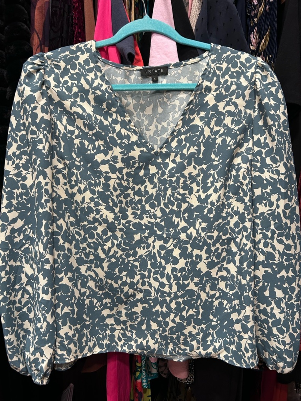 1.STATE Teal and White Floral V-Neck Blouse